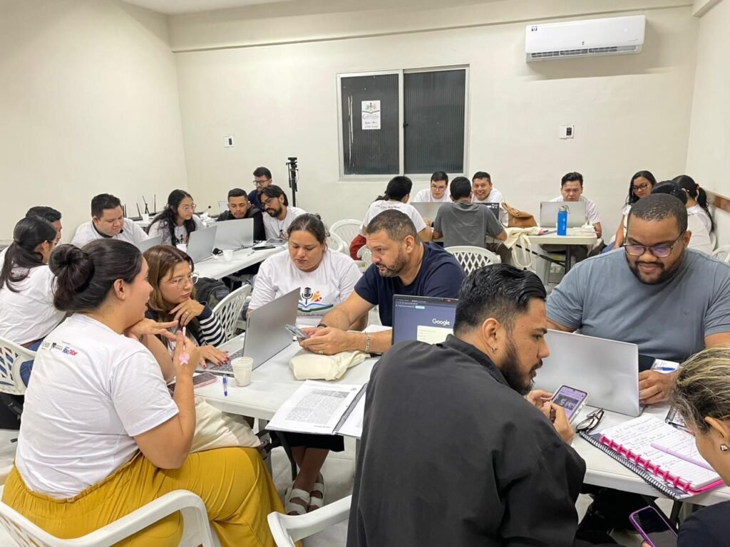 PROJETO ESCOLA DE COMUNICAÇÃO